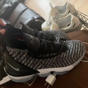 Nike lebron 16 Oreo